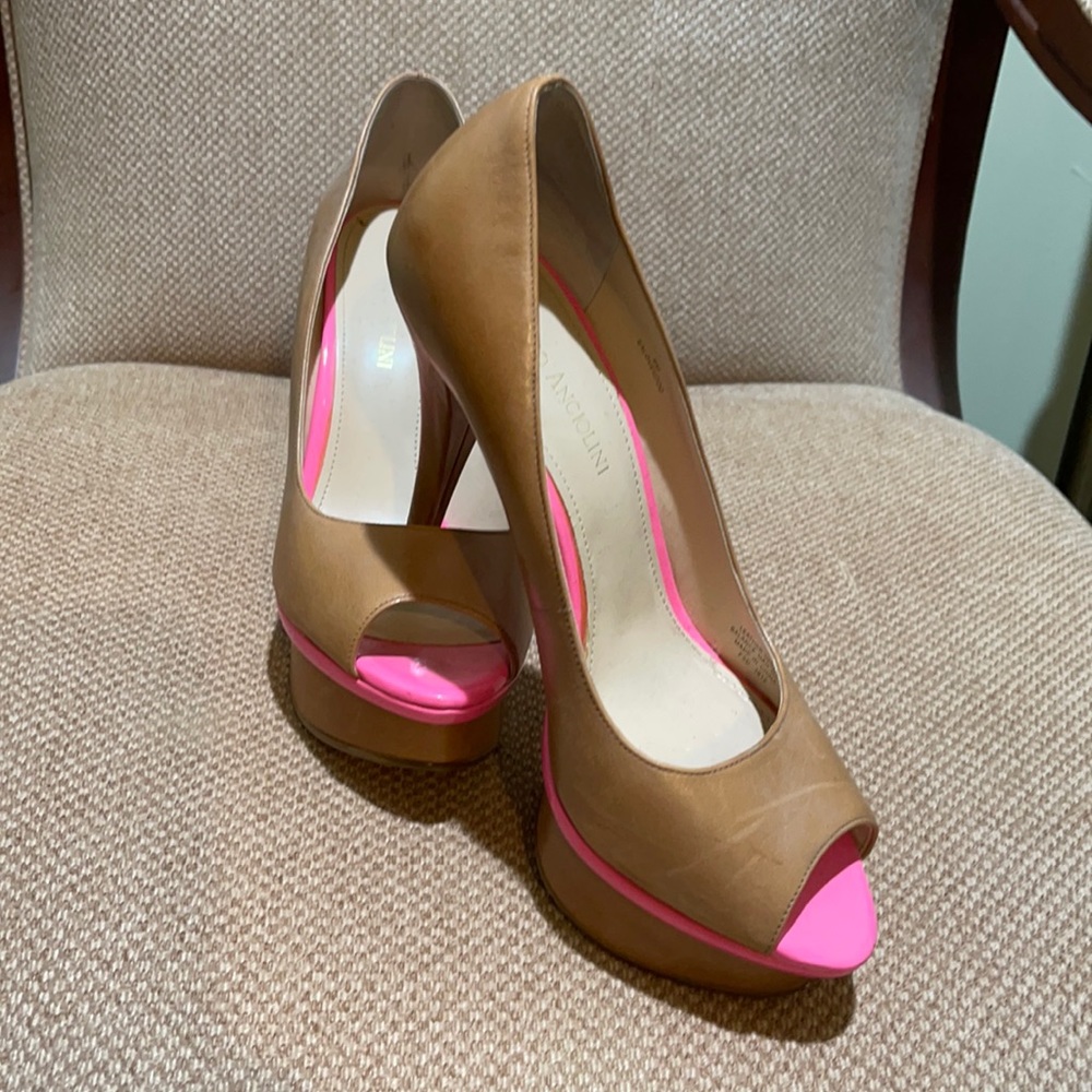 High hill wedge